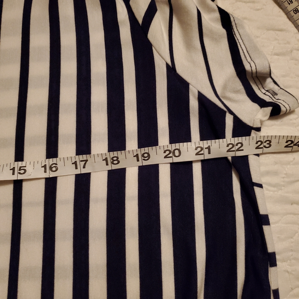 Short Sleeve Navy Blue and White Blouse - Picture 5 of 5